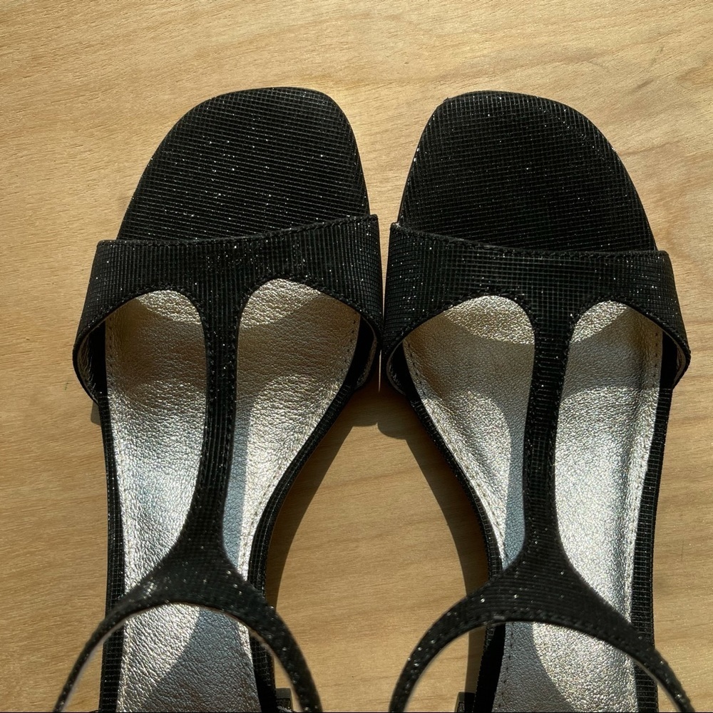 Adrianna Papell, New, Edie, T-Strap Sandal - Picture 7 of 7